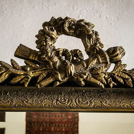 Nyaraló The Scarlet House Mejíszti