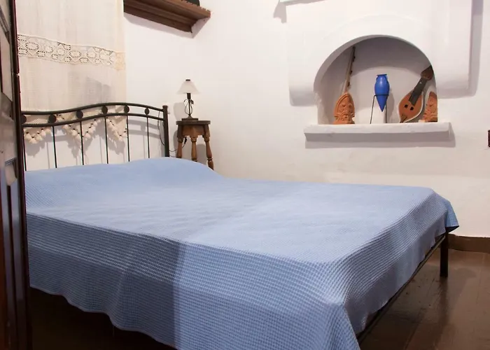 The Scarlet House * Meyísti