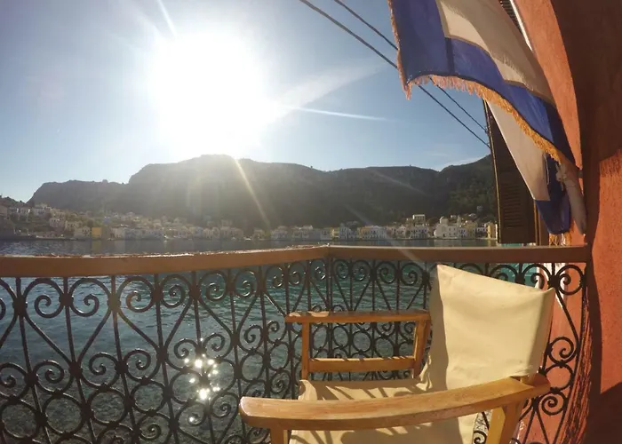 別荘 The Scarlet House Meyísti