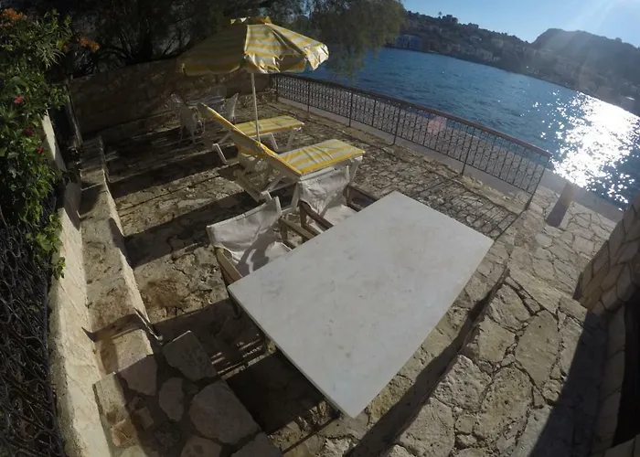 The Scarlet House 別荘