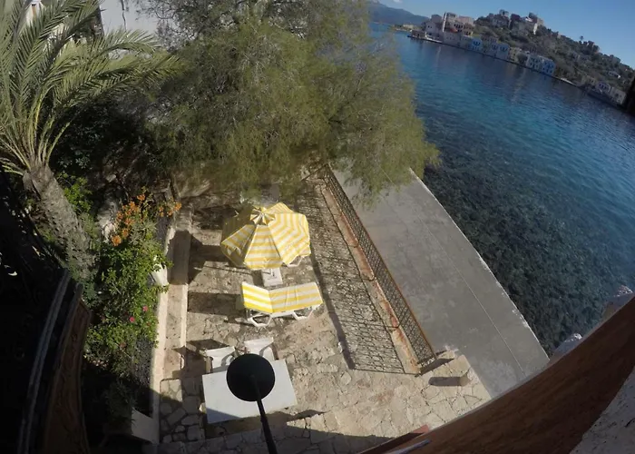 The Scarlet House 別荘