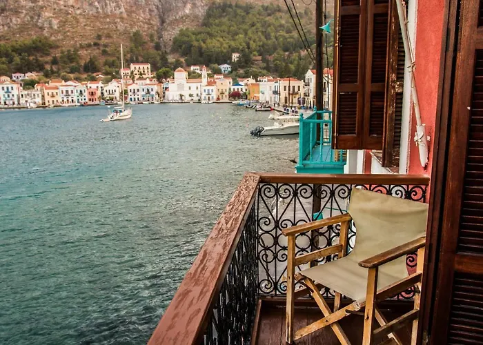 別荘 The Scarlet House Meyísti