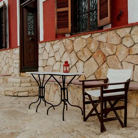 The Scarlet House Holiday home Megisti