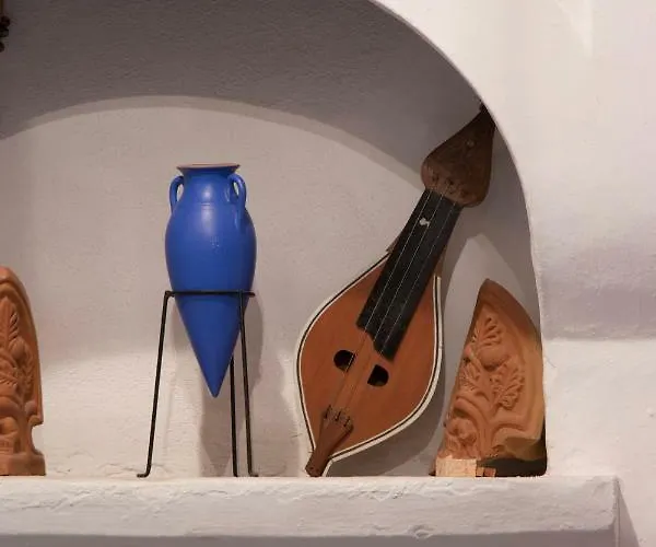 The Scarlet House Meyísti